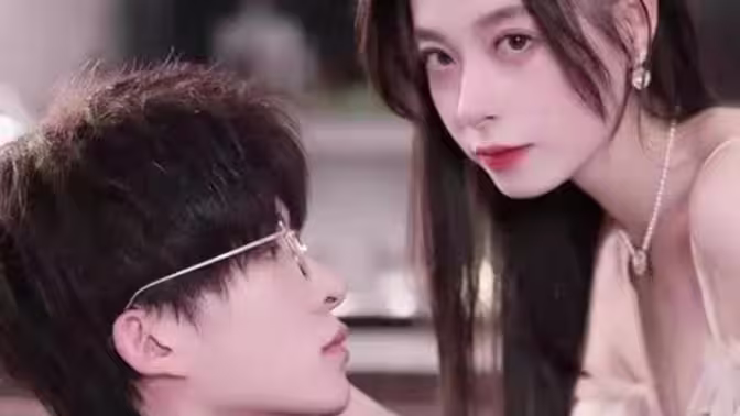 离婚后，夫人成了千亿大佬封面