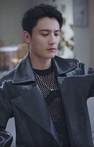 来自深海的他封面