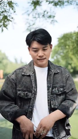 威震天下封面