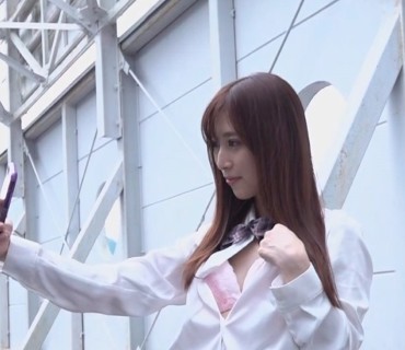 SRYA-005 まさかの露出狂J●を発見！！地元で有名なお嬢様高J●のアブノーマル癖を目の当たりにした僕は我慢出来ずに凸！早熟マ●コにバイブと生チ