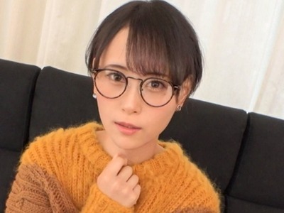 骑兵破解SIRO-4712 【初撮り】【初心な美白肌】【好奇心旺盛早熟ムスメ】経験人数1人だけの初心なメガネ少女が登場。夢を追いかける役者の卵が、カメラの前