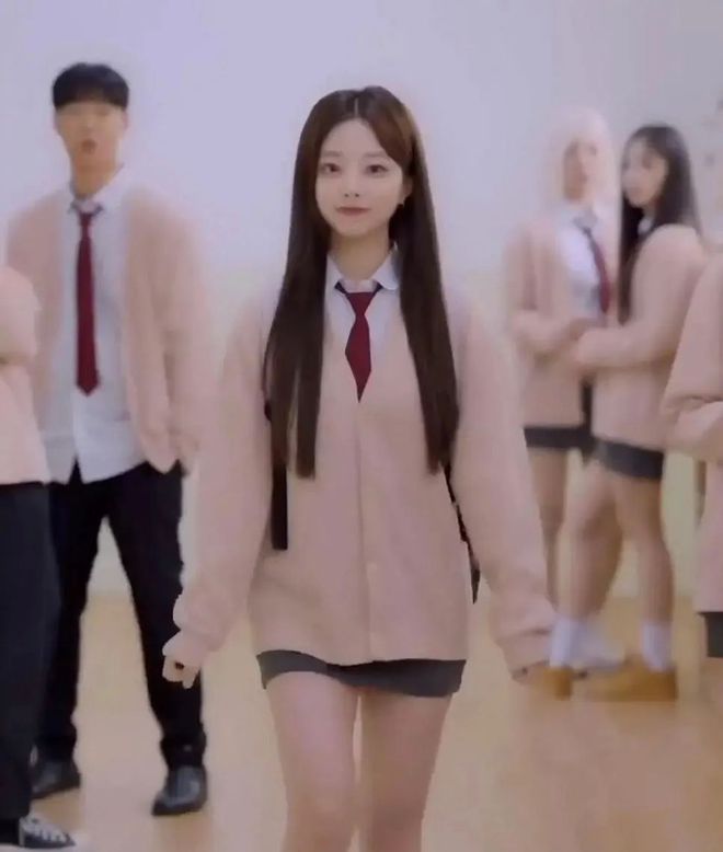 我的女朋友和我三个妹妹们封面