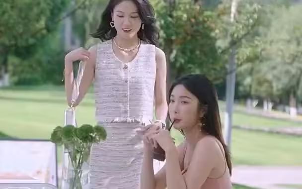 前妻送了我一副镀金棺材封面
