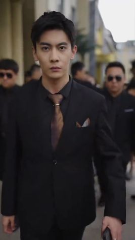 蚀骨囚婚弃妻出逃封面