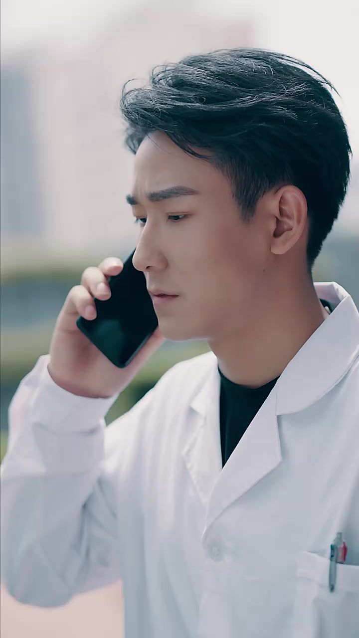 离婚后沈总他后悔了封面
