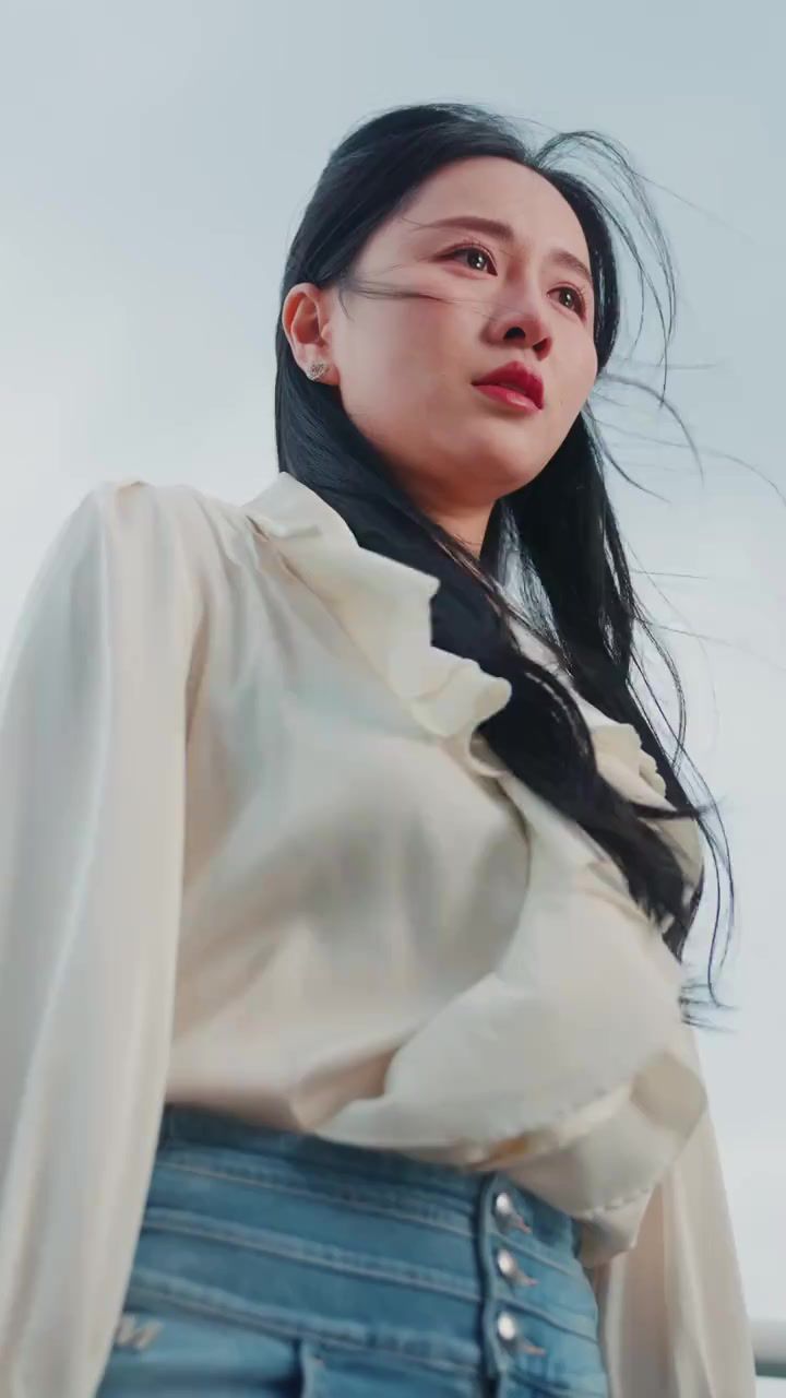 广告女王封面