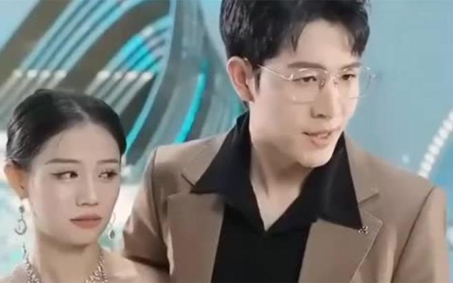 替身上位总裁轻点撩(错认成宠，张先生宠妻好甜)封面
