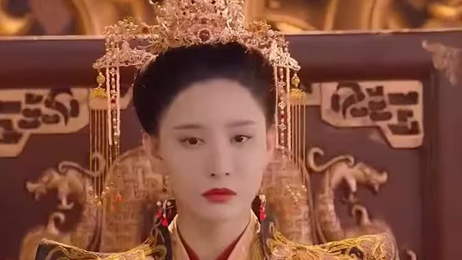 都市咸鱼娶女帝封面