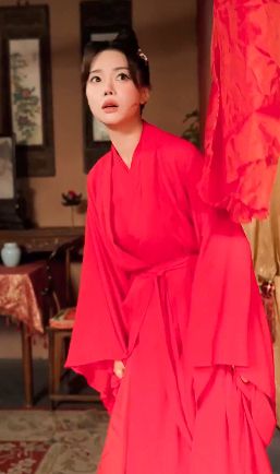 新：王妃她又美又飒（余宗伟-孔玉倩)封面