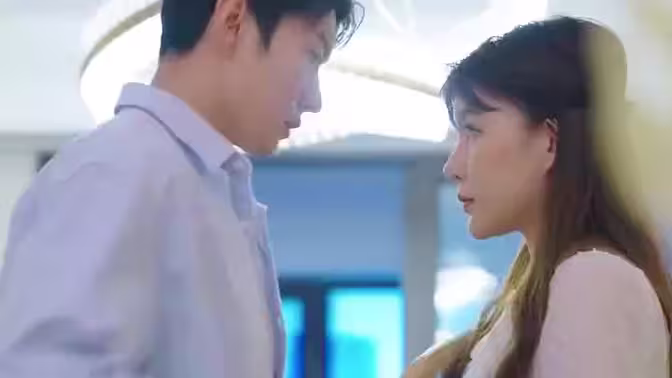 闪婚后我竟跃升成女总裁封面