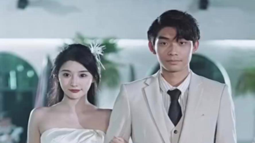 闪婚后她被顾总宠上天封面